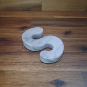 Porte-savon original en marbre blanc